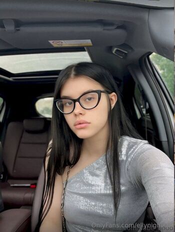 OnlyFans / ellynightfall nude photo #35