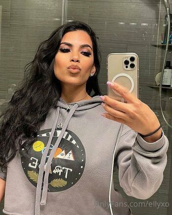 Elizabeth Rui / ellyxo nude photo #6