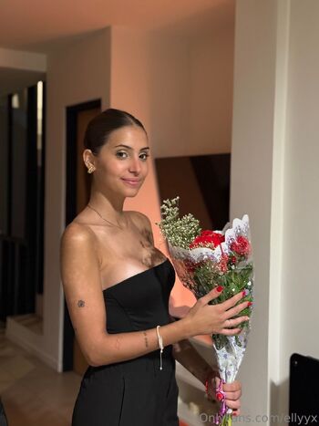 Ell / ellyyx nude photo #21