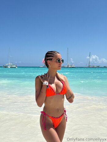 Ell / ellyyx nude photo #22