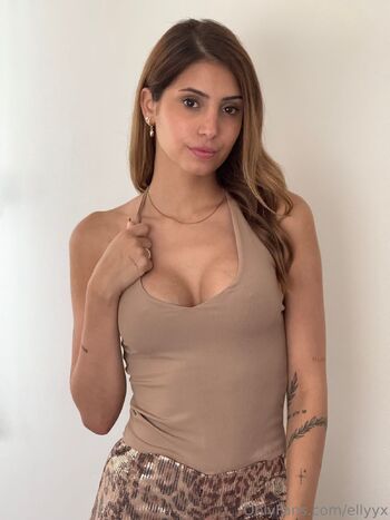 Ell / ellyyx nude photo #25