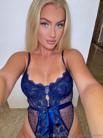 Elsa FRE / elsathorafree nude photo #30