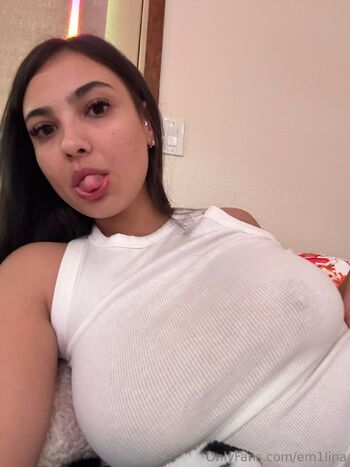 emi baby / em1lina nude photo #2