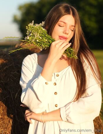 𝐄𝐦𝐦𝐚 𝕊𝕨𝕖𝕖𝕥 𝕘𝕚𝕣𝕝 / em_mad nude photo #18