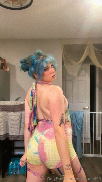 𝐸𝑚𝑏𝑒𝑟 𝐴𝑛𝑛 FRE / emberann420 nude photo #2