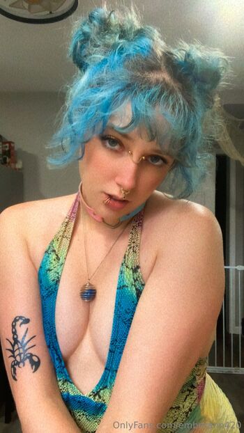 𝐸𝑚𝑏𝑒𝑟 𝐴𝑛𝑛 FRE / emberann420 nude photo #5