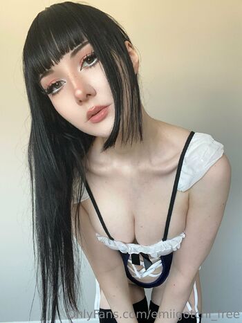 Em / emiigotchi_free nude photo #4