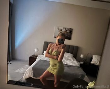 𝐄𝐦𝐢𝐥𝐢𝐚 𝐓𝐒 / emilia.tt / emillia.ttt nude photo #10