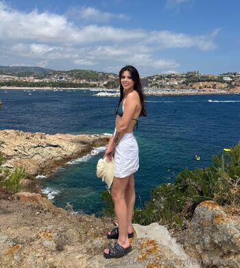 Emilia / emiliaarola nude photo #10