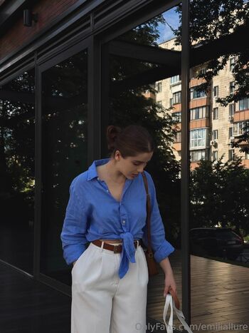 𝐸𝑀𝐼𝐿𝐼𝒜 / emiliallure nude photo #1