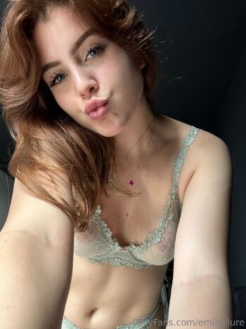 𝐸𝑀𝐼𝐿𝐼𝒜 / emiliallure nude photo #4