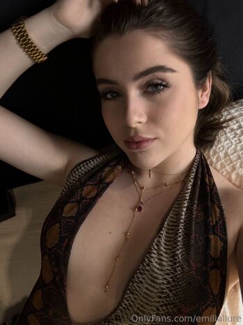 𝐸𝑀𝐼𝐿𝐼𝒜 / emiliallure nude photo #8