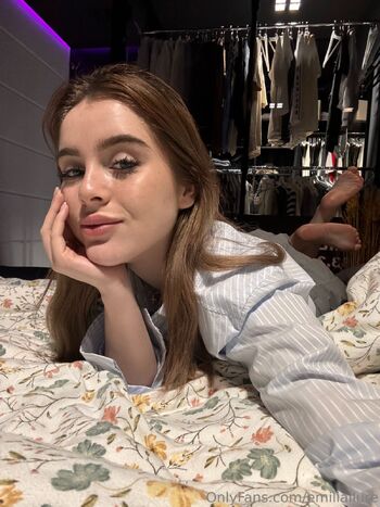 𝐸𝑀𝐼𝐿𝐼𝒜 / emiliallure nude photo #11