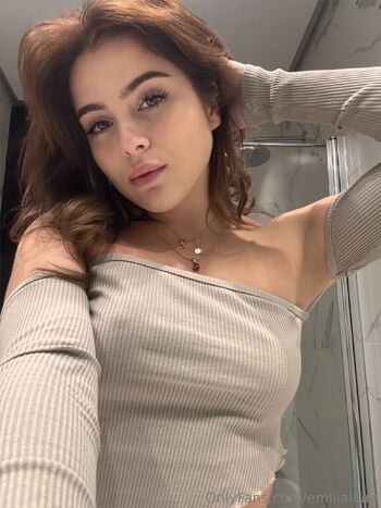 𝐸𝑀𝐼𝐿𝐼𝒜 / emiliallure nude photo #12