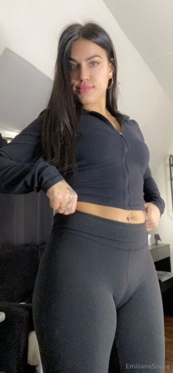 Emiliana / emiliana_xo nude photo #3