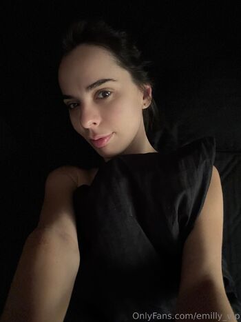 Emily / emilly_vip nude photo #2