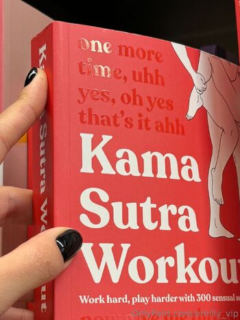 Emily / emilly_vip nude photo #3