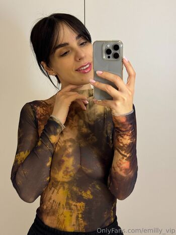 Emily / emilly_vip nude photo #18