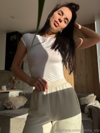 Emily / emilly_vip nude photo #38