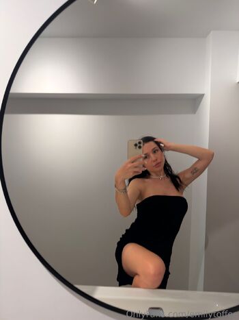 Emilly / emillytoffee nude photo #38