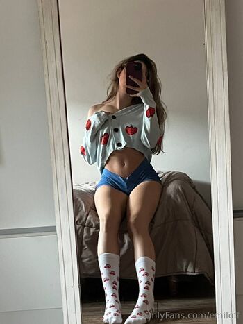 Emily / emiloff nude photo #10