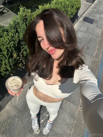 Emily Berry / emily_berryy nude photo #6