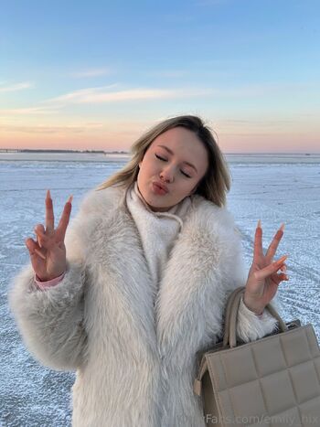 Your Emily / emily_hix nude photo #14