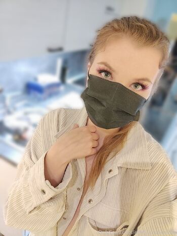 Emily Mandevill / emily_mandevilla nude photo #21