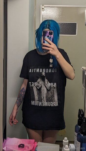 emily_skarian / emily_skariani nude photo #36