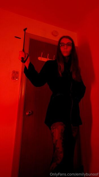 Emil / emilybunoof nude photo #9