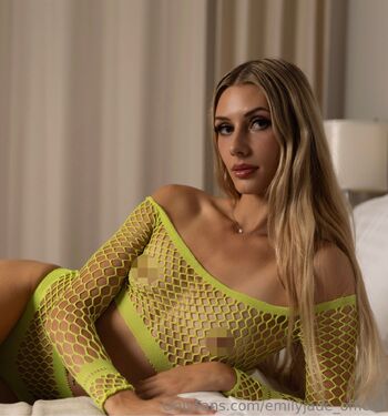 Emily Jade Free / emilyjade_official / xo.emilyjade / xoemilyjade nude photo #4