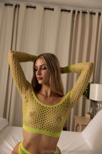 Emily Jade Free / emilyjade_official / xo.emilyjade / xoemilyjade nude photo #5