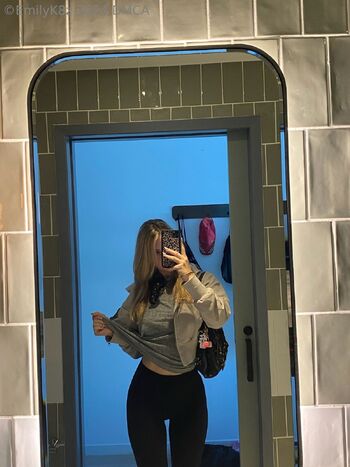 Emma / emilyk8z / emilyk8zarchives nude photo #7