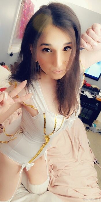 Emily Ros / emilyroseiv nude photo #16