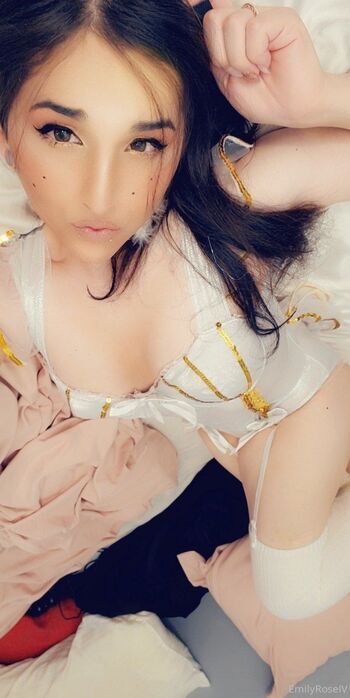 Emily Ros / emilyroseiv nude photo #17