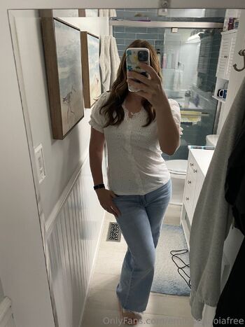 Emily Sequoia Fre / emilysequoiafree nude photo #9