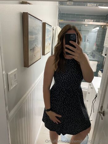 Emily Sequoia Fre / emilysequoiafree nude photo #15