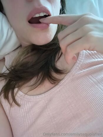 Emily Sequoia Fre / emilysequoiafree nude photo #16