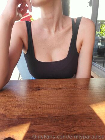 Emily / emilysparadise2000 nude photo #20