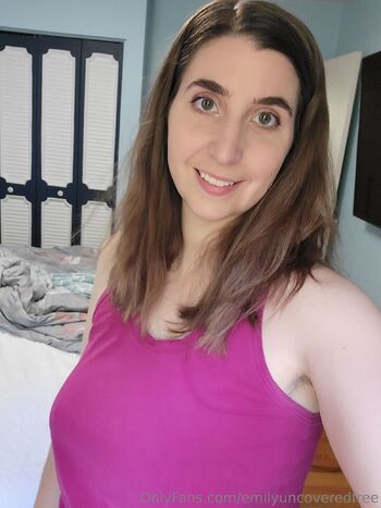 Emily Emerald FREE / emilyuncoveredfree nude photo #11