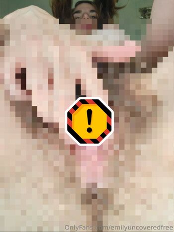 Emily Emerald FREE / emilyuncoveredfree nude photo #16