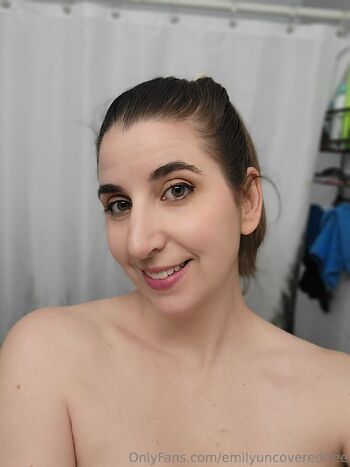 Emily Emerald FREE / emilyuncoveredfree nude photo #18
