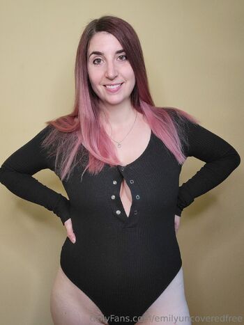 Emily Emerald FREE / emilyuncoveredfree nude photo #20