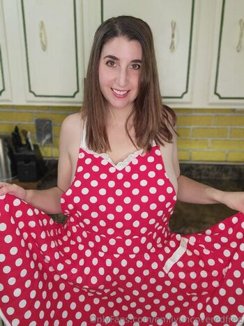 Emily Emerald FREE / emilyuncoveredfree nude photo #30