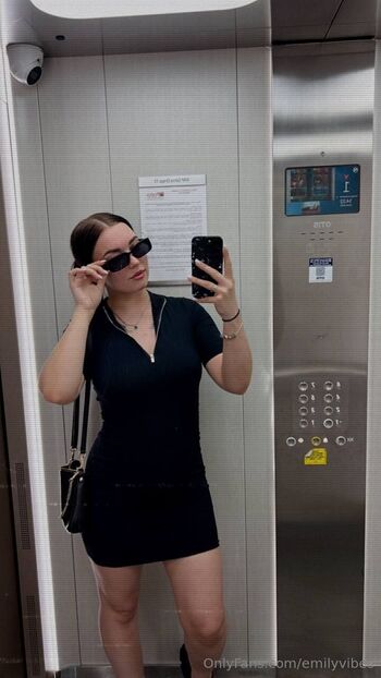 Emily Pregnant Love / emilyvibes nude photo #12