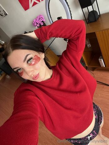 Emily Pregnant Love / emilyvibes nude photo #13