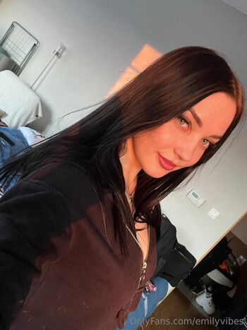 Emily Pregnant Love / emilyvibes nude photo #16