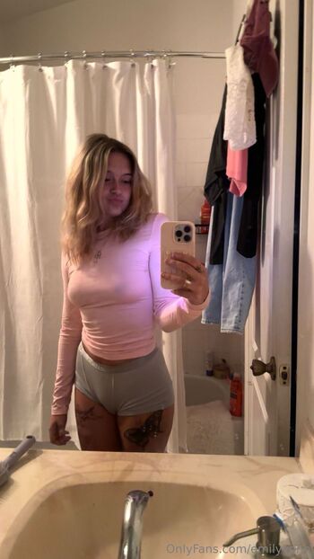 E / emilyvonn nude photo #13