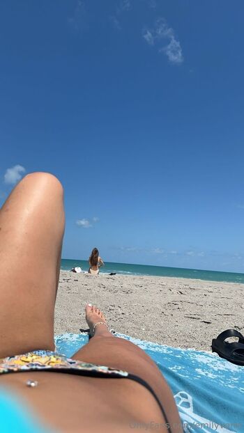 E / emilyvonn nude photo #27