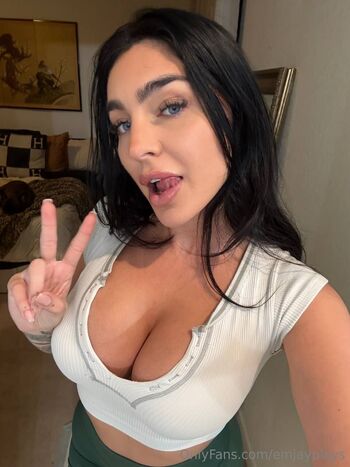 Emil / emjayplays nude photo #2